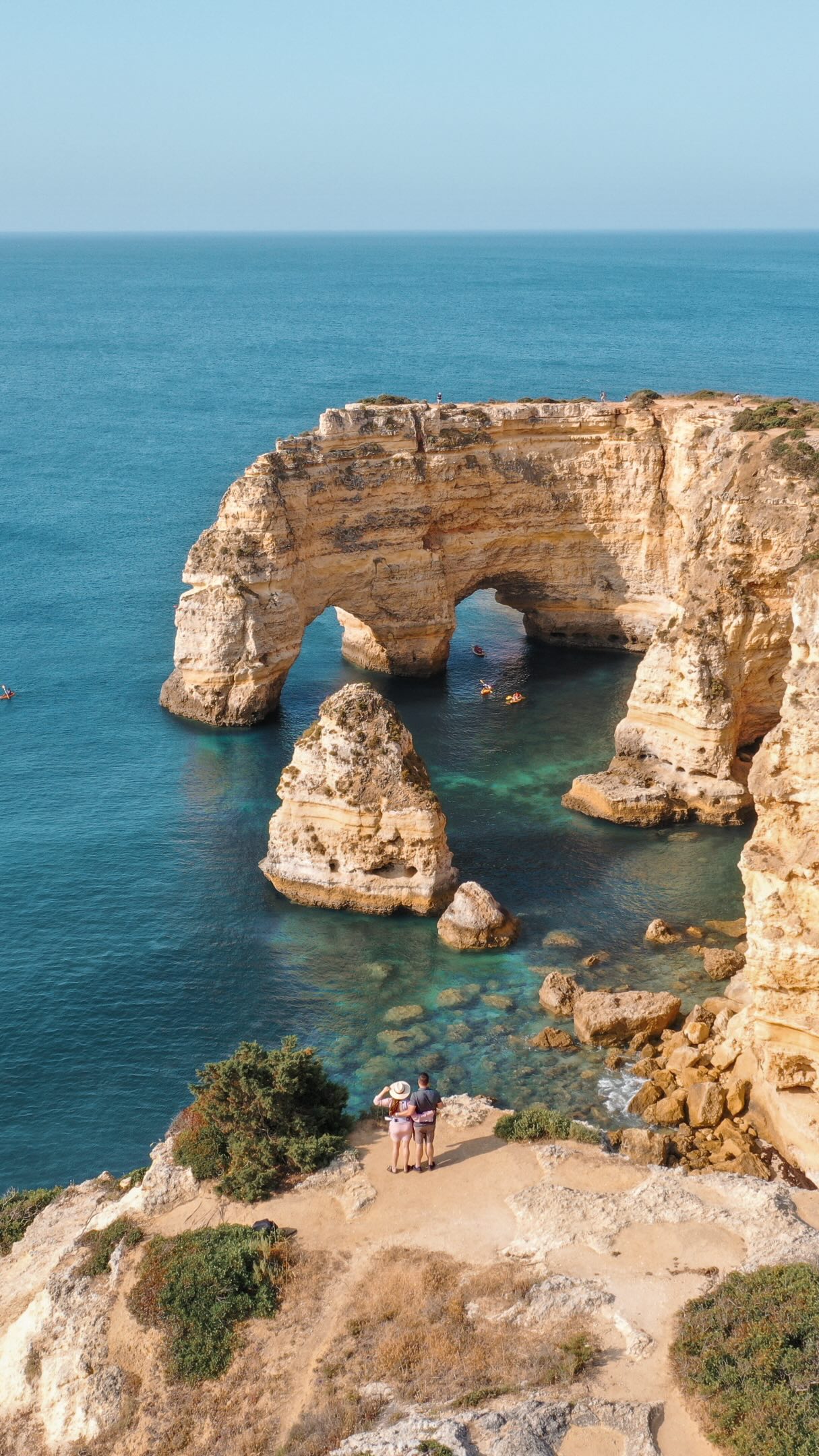 Laura & Dan Nestorovski, Marinha Beach