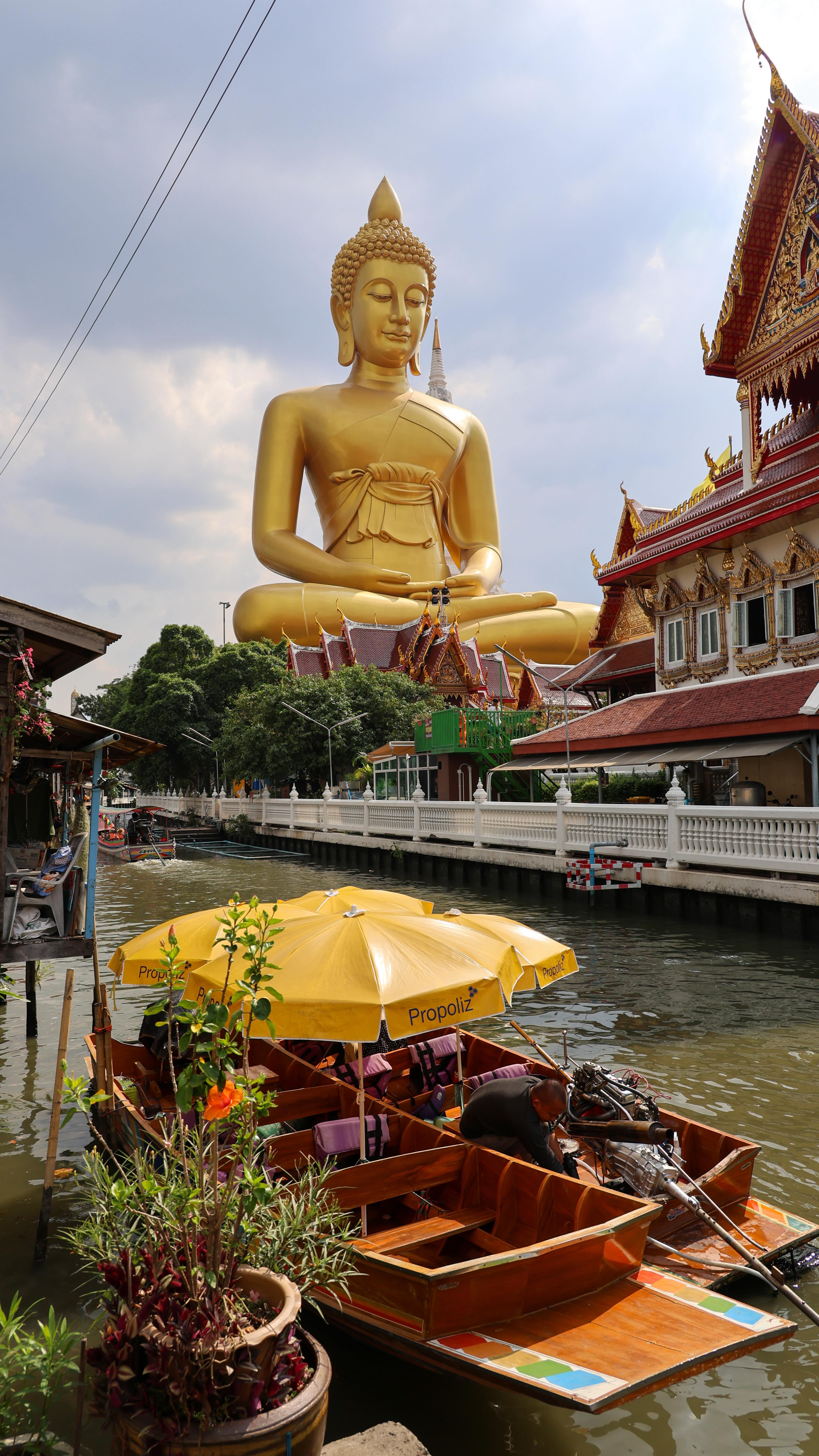 Lya✨️ | Voyages & Tour du monde, Wat Paknam Phasi Charoen