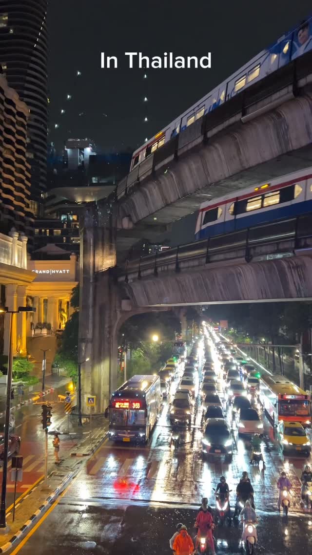 Dyra Klemfuss | Travel & Nature, ICONSIAM