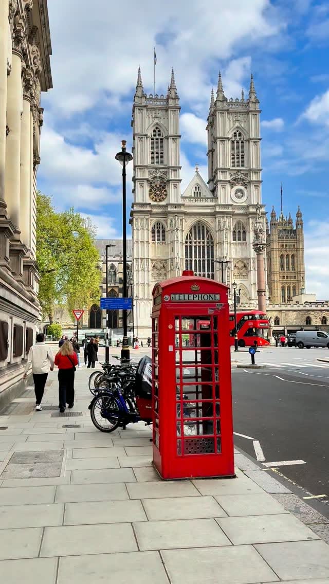 Facebook, Westminster Abbey