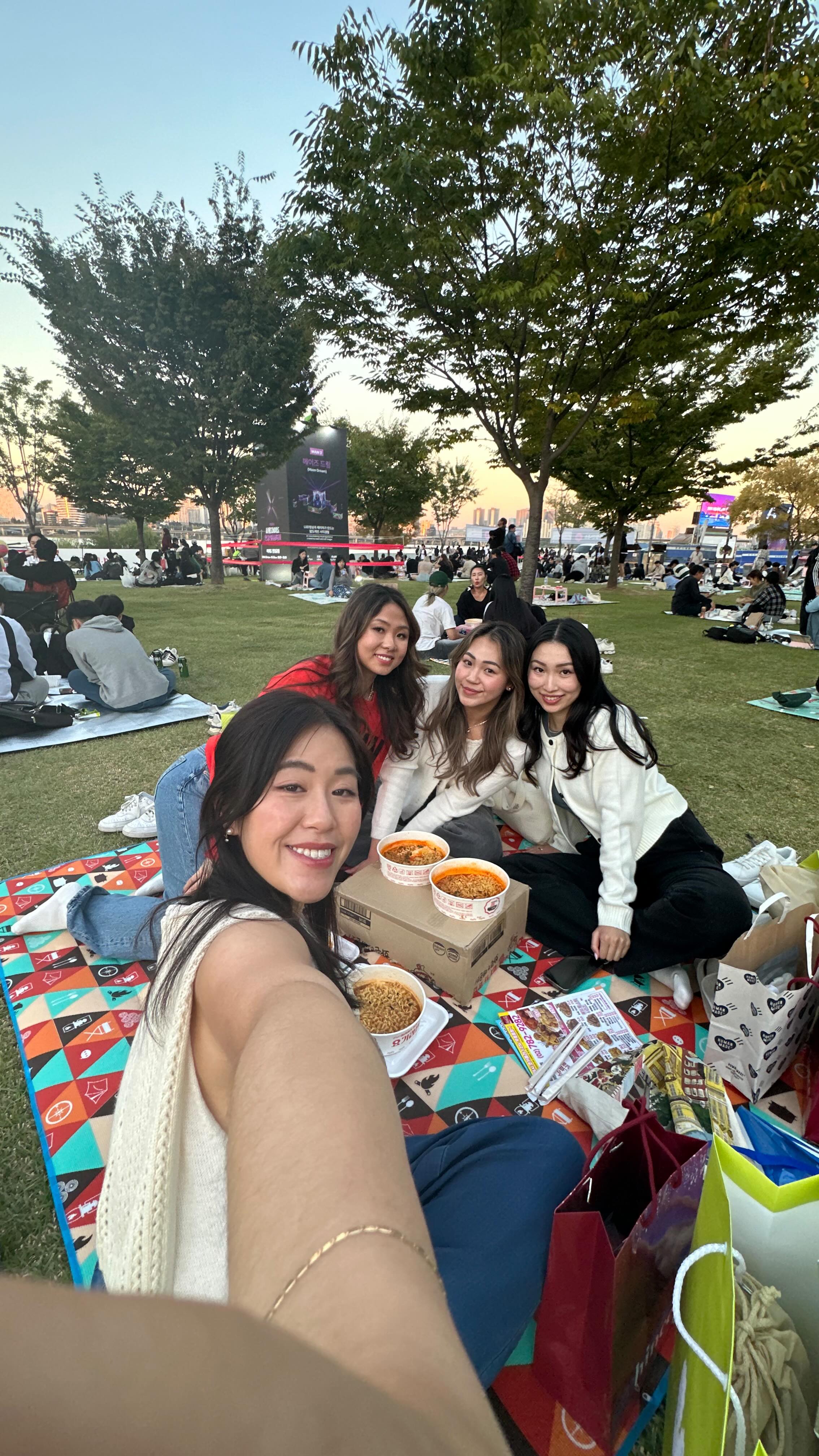 EE ANNE 🍋, Yeouido Hangang Park