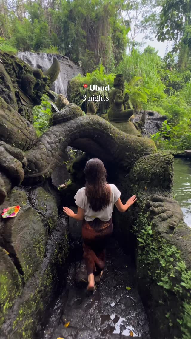 Aylin Koster | travel & lifestyle creator, Uluwatu Temple