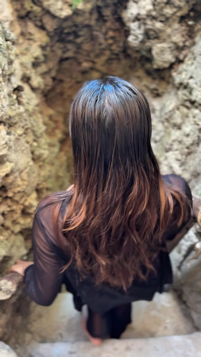 Taryn Valerie, Salaam Cave Aquarium