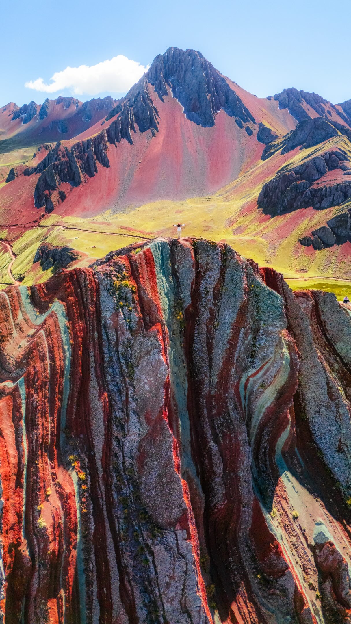 Stéphanie Bureau ↟ hiking, travel & outdoors, Rainbow Mountain Cusco Agency