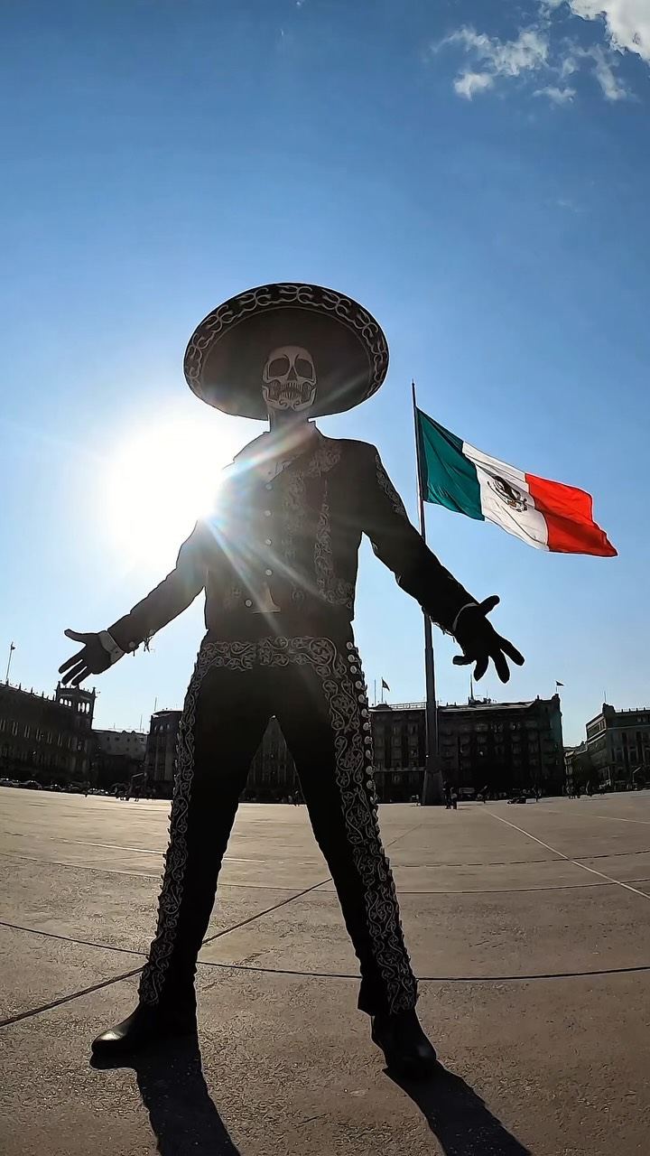 El Charro González, Zócalo