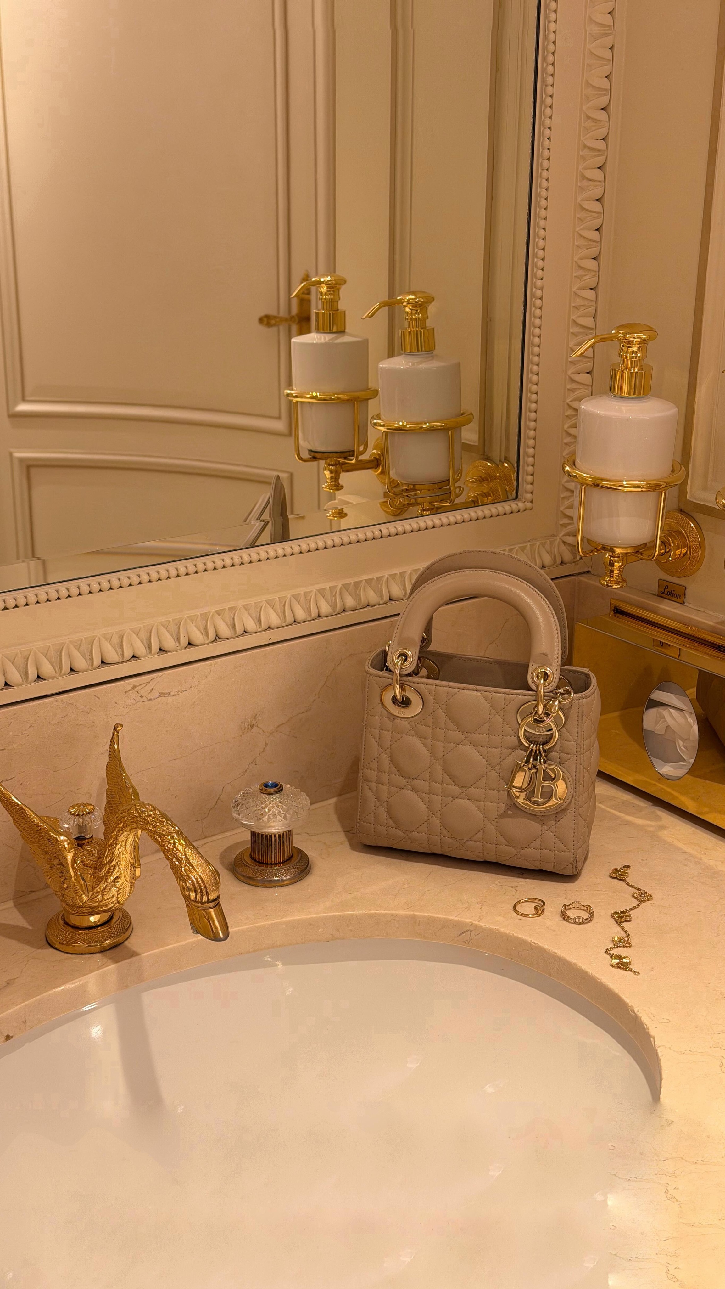 Zara, Carette