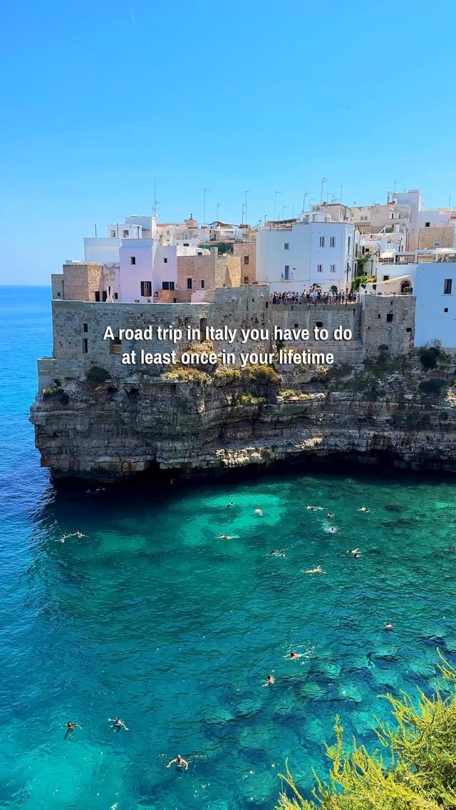 Facebook, Ostuni