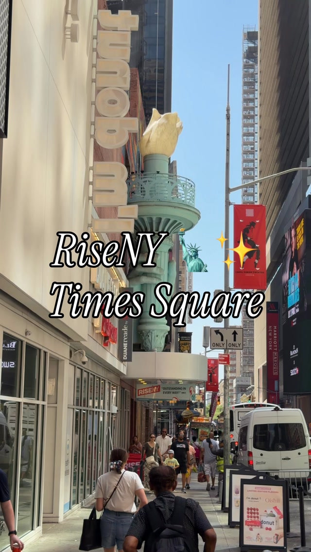 Finn Family Travel + UGC, Times Square