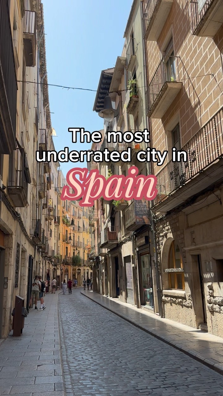 The Westies | Late 20’s Travel w/ a 9-5 🌎, Girona