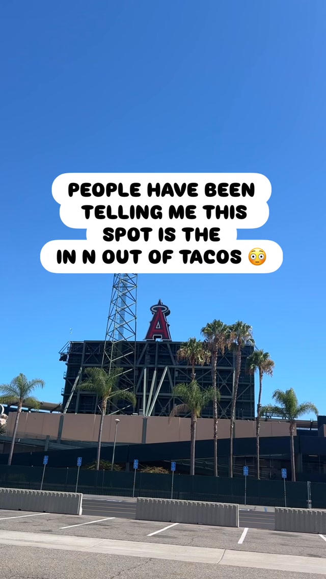 LOS ANGELES FOODIEMOBBB, Angel Stadium of Anaheim