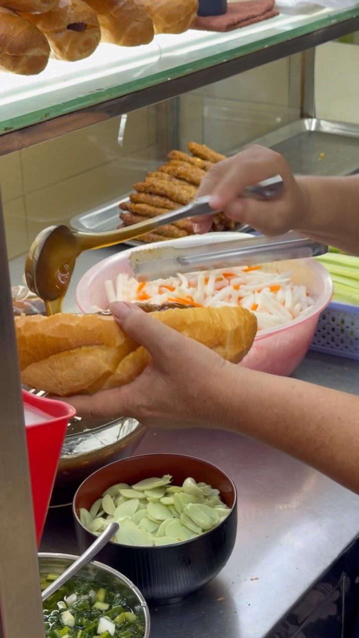 Keen, Bánh Mì Huynh Hoa