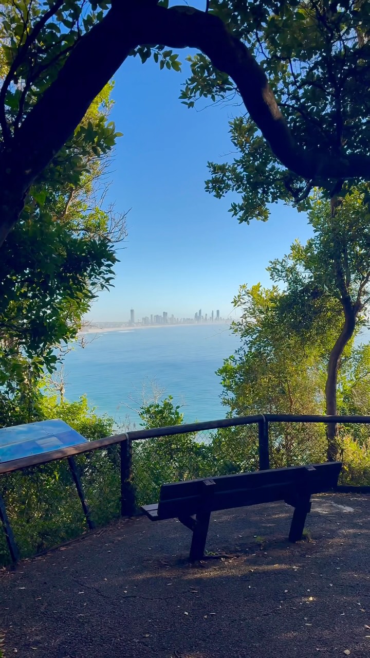 Dario & Cecilia | Adventure travel & VanLife in Australia, Burleigh Head National Park