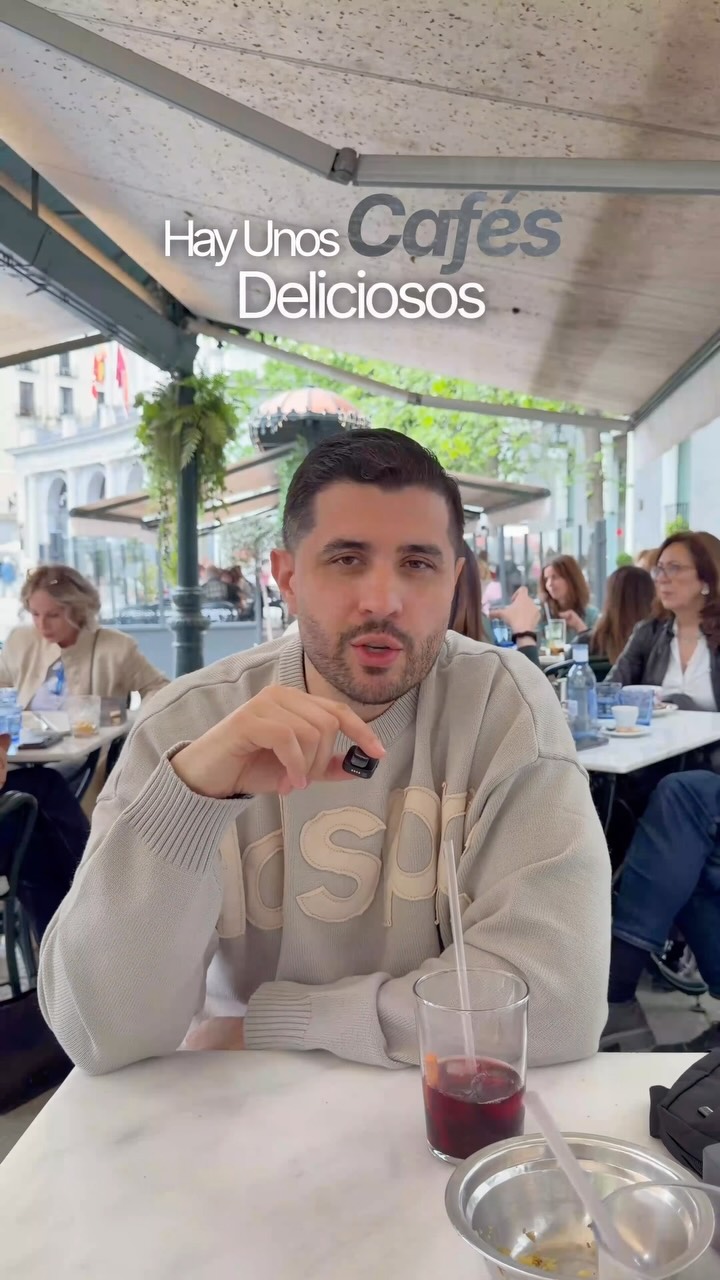 Brian Herr 🐺| Travel Tips & Guides, Royal Palace of Madrid