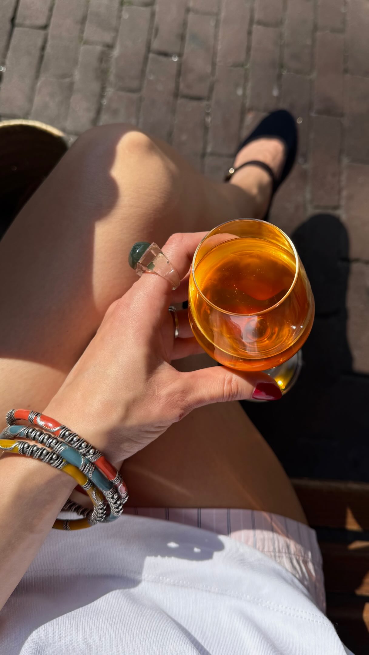 Just Orange, Esh Pitabar