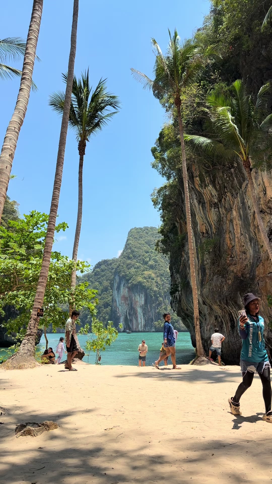 Bibi 🍒, Railay Beach