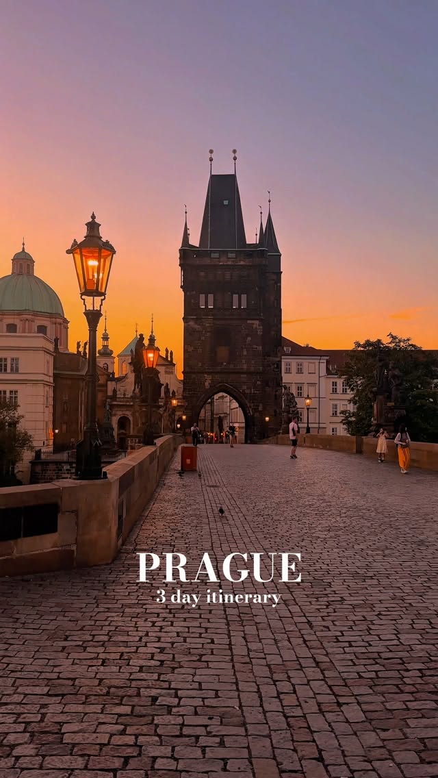 Facebook, Charles Bridge