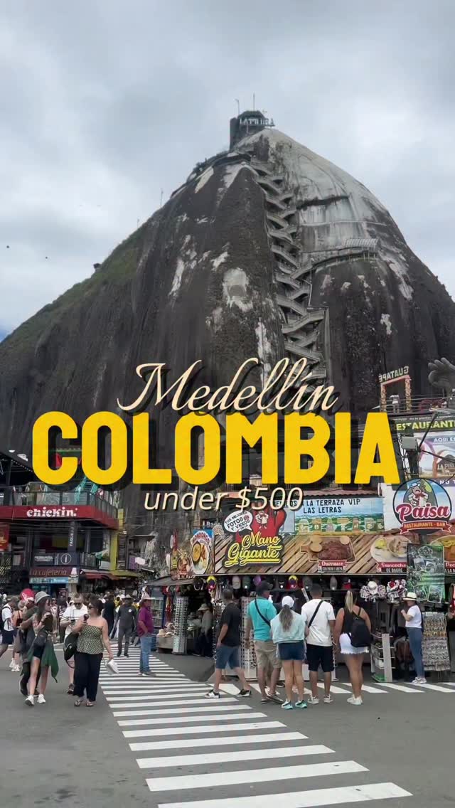 Whitney Elle Travel Curator ✈️, Medellín