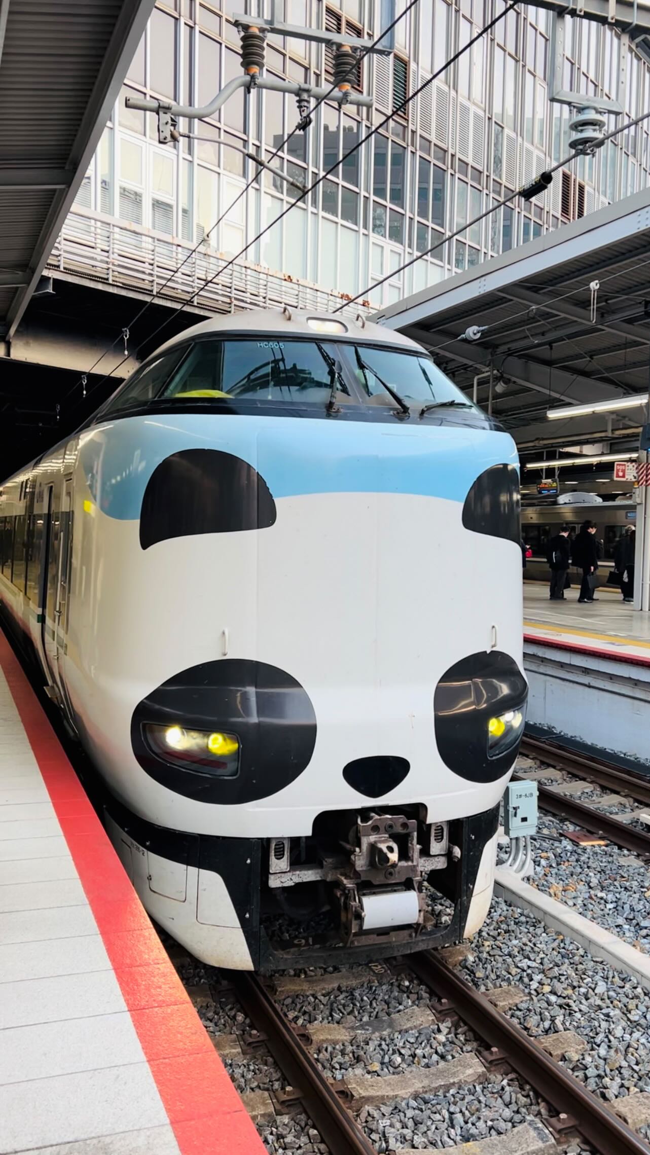 Marv in Transit, Shin-Osaka Station