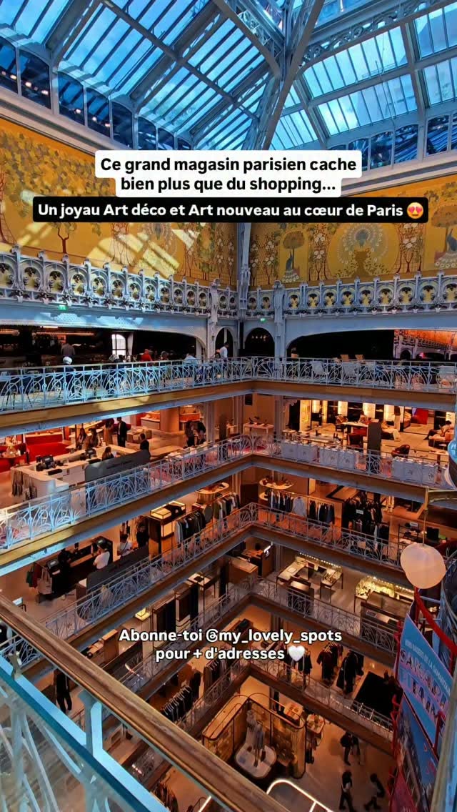 Facebook, Louvre Museum