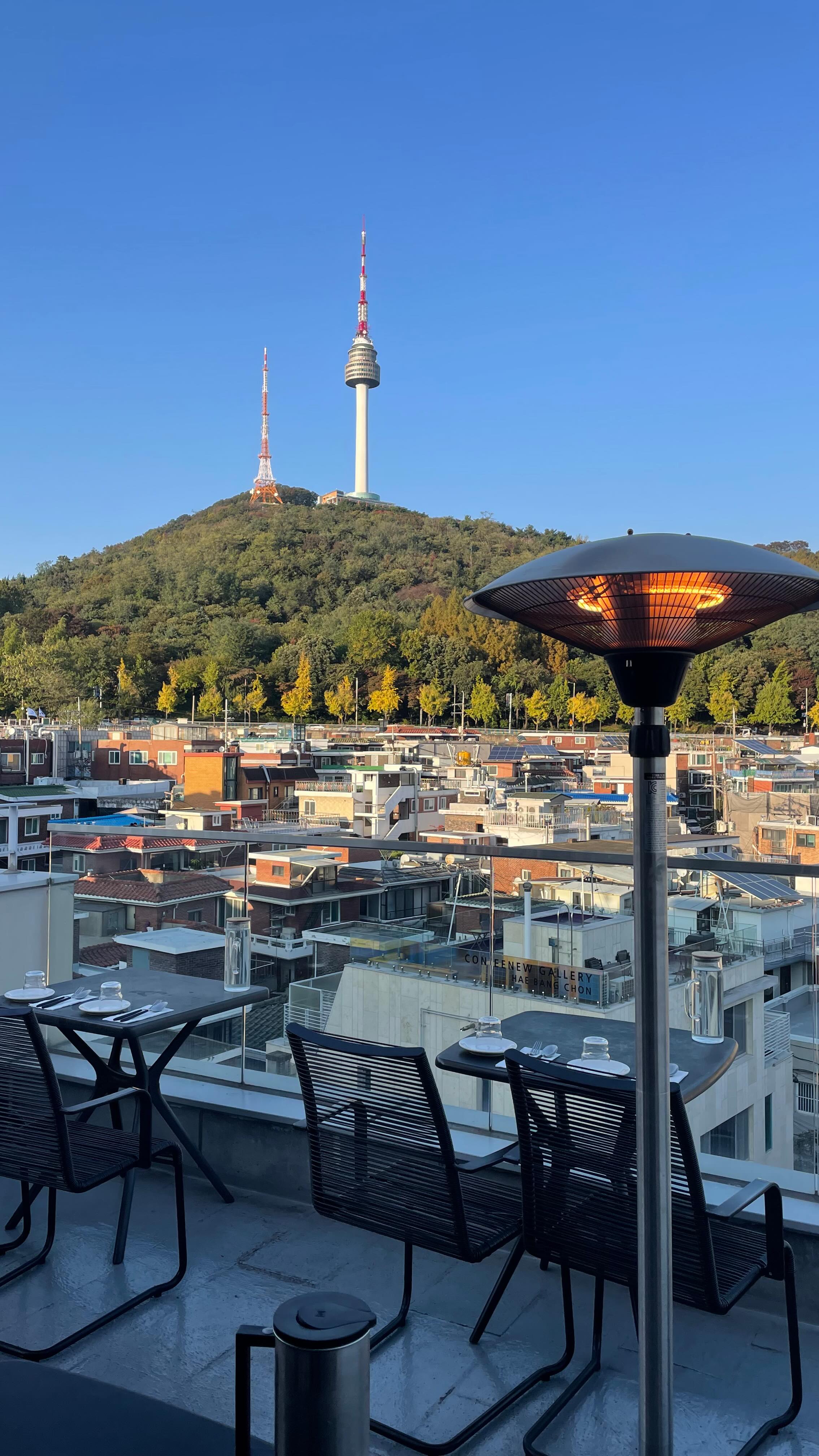 외국인 배우 일리나🤍 | Korea Itineraries & Beautiful Experiences, Haebangchon Sinheung Market