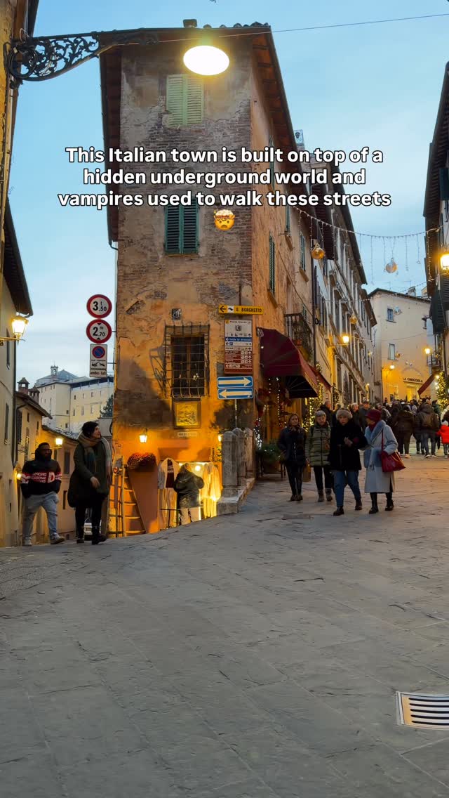 𝐃𝐫𝐢𝐬𝐡𝐭𝐢 | Road Trips & Unique Places, Piazza Grande