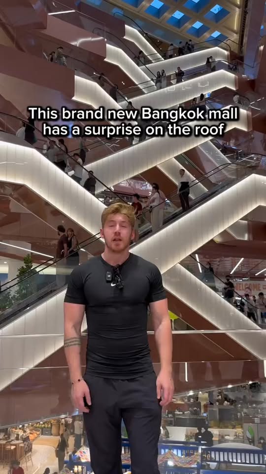 Facebook, Dusit Central Park
