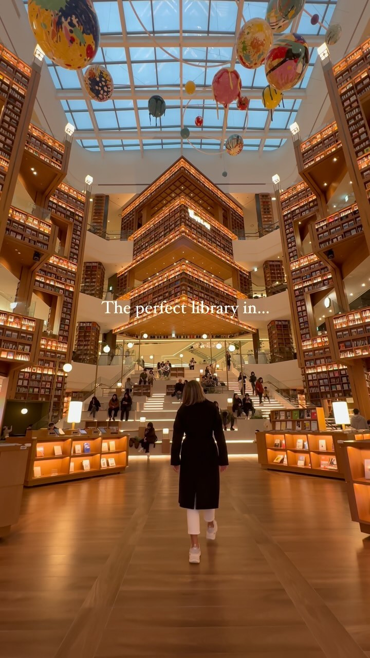 Laura, Starfield Library