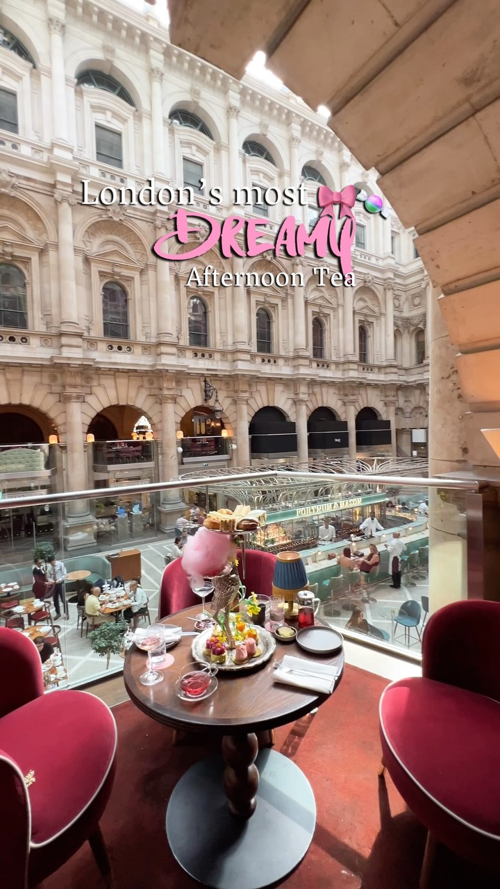 Shweta ~ Travel Creator |📍LONDON (UK), Engel Bar