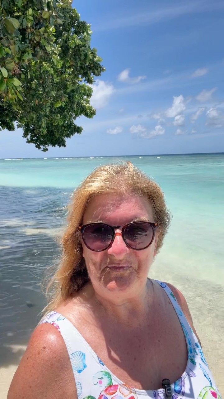 Sara Palmer, Island Luxury Retreat - Maalhos
