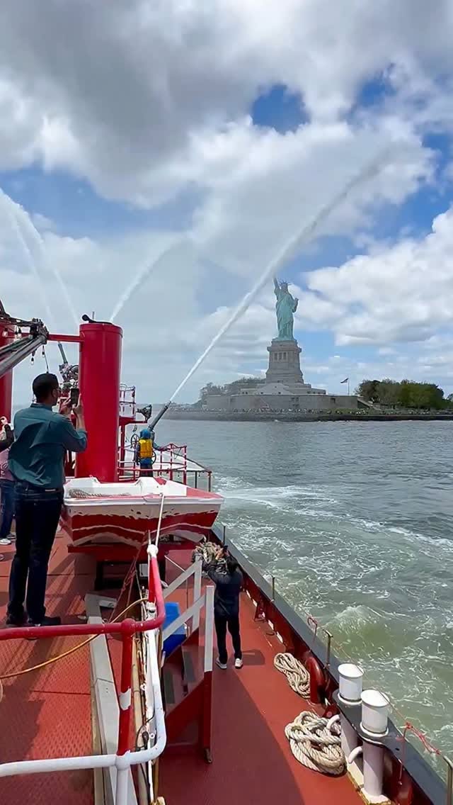 LittleKidBigCityNewYork, Statue of Liberty