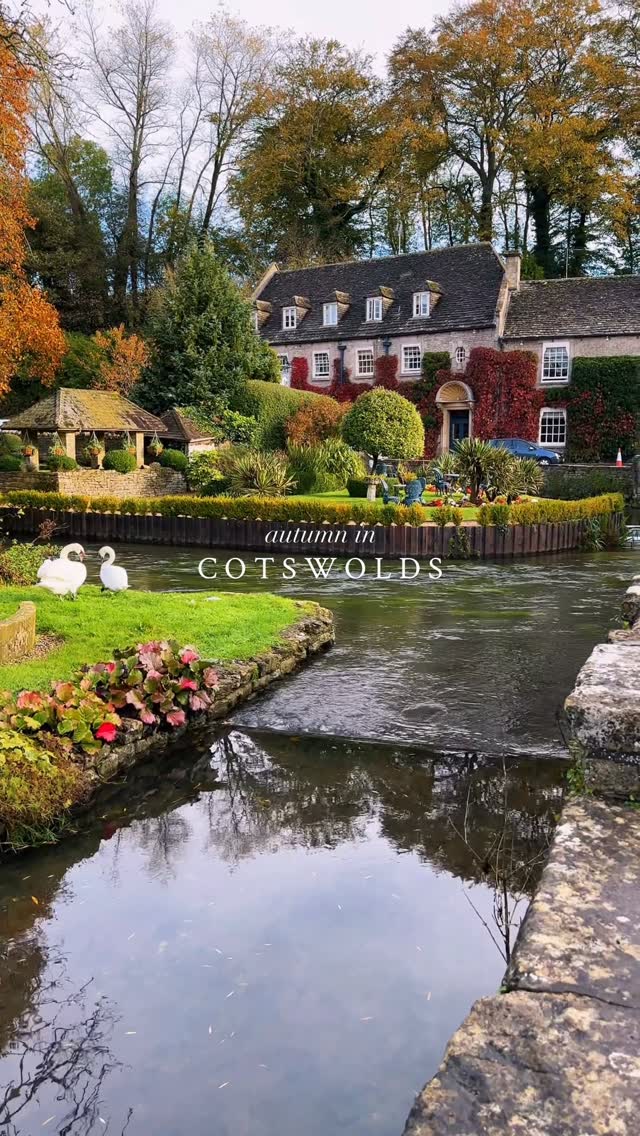 TRAVELLING THROUGH THE WORLD ©, Castle Combe