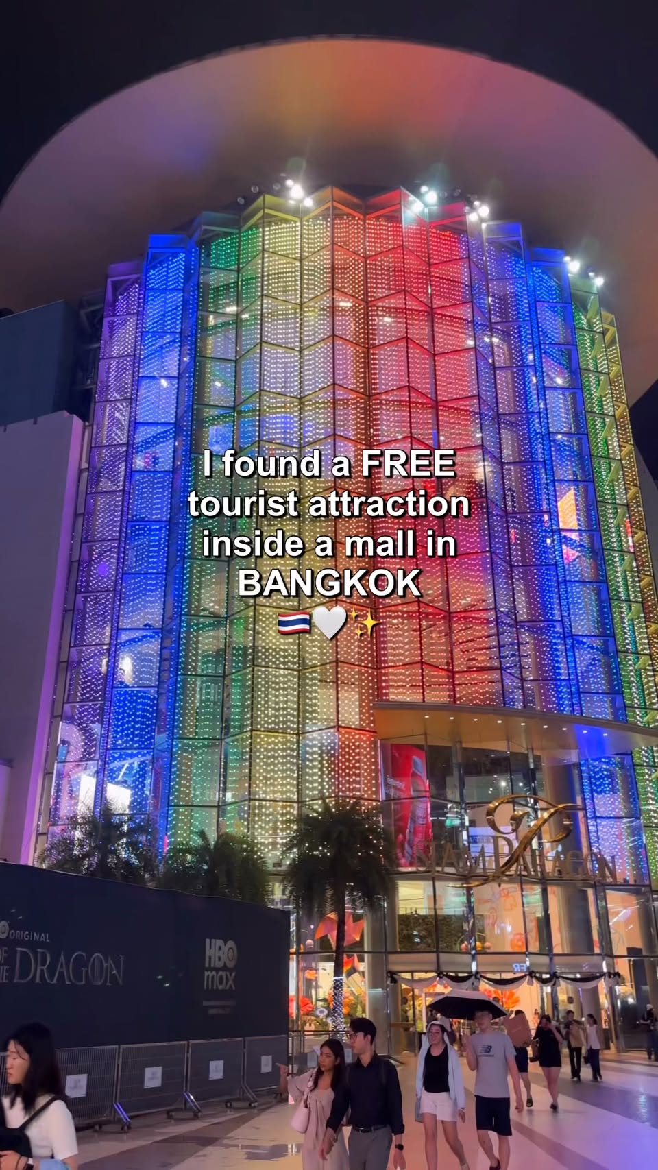 Facebook, Siam Paragon