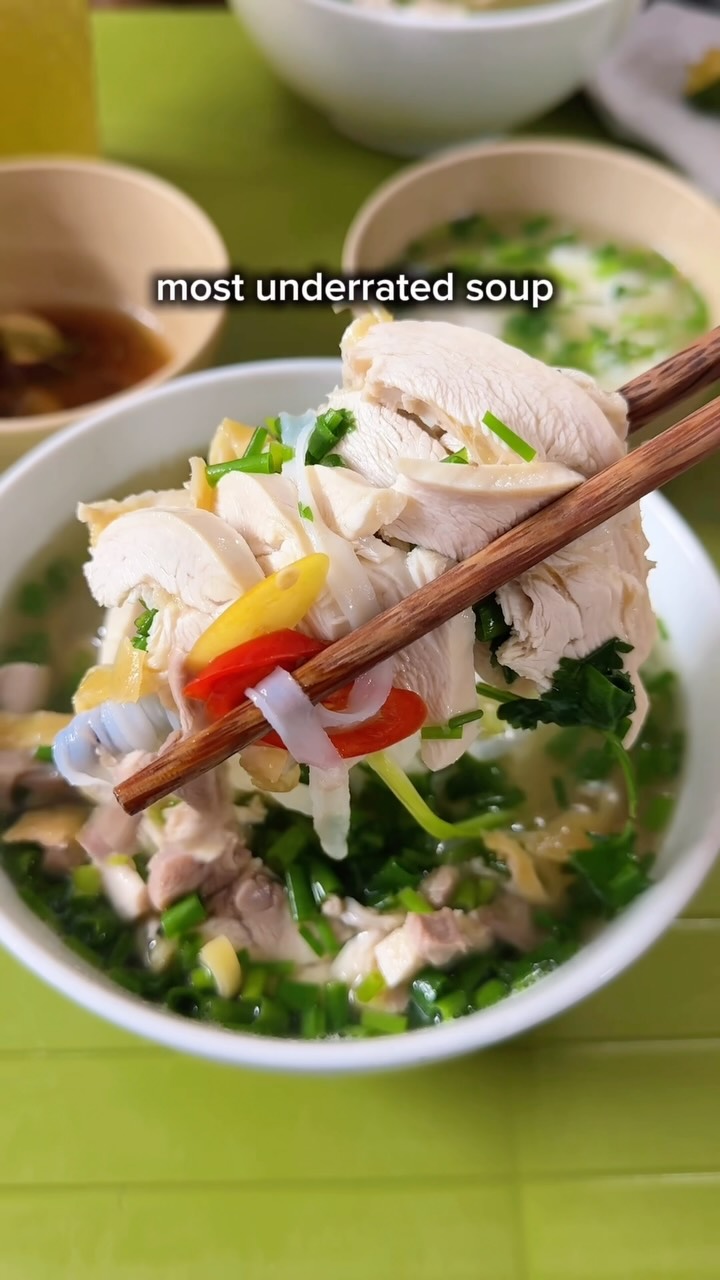 Ms. Yummyface | Vietnam Food Adventurer, Phở gà Bình đen
