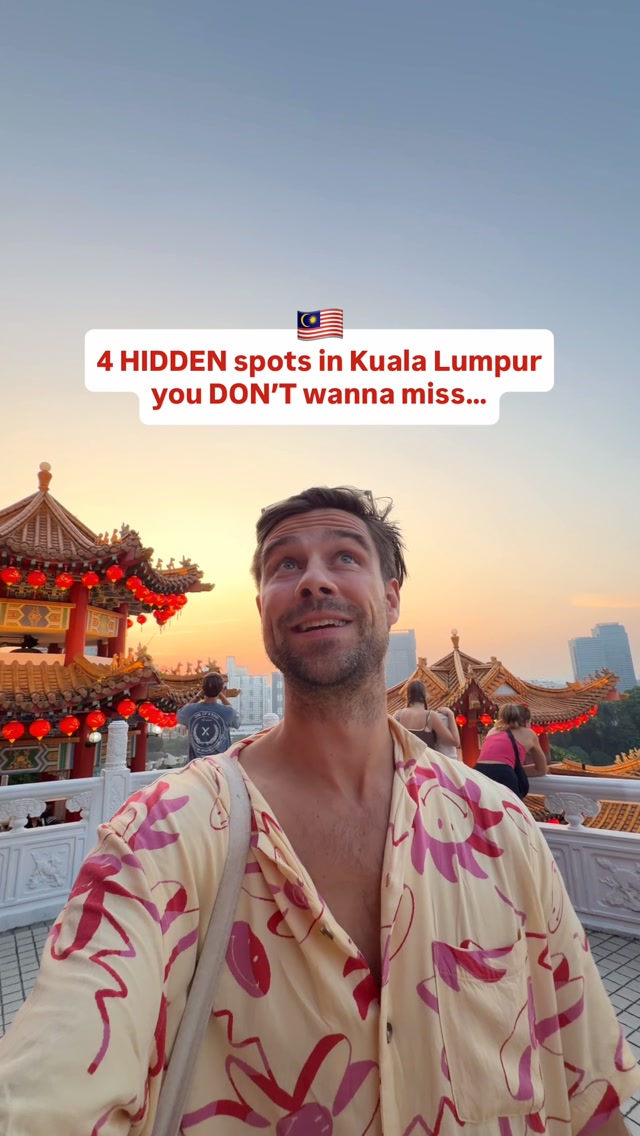 Britt & Mitch ✈ Australian Travel Creators, Petronas Twin Towers