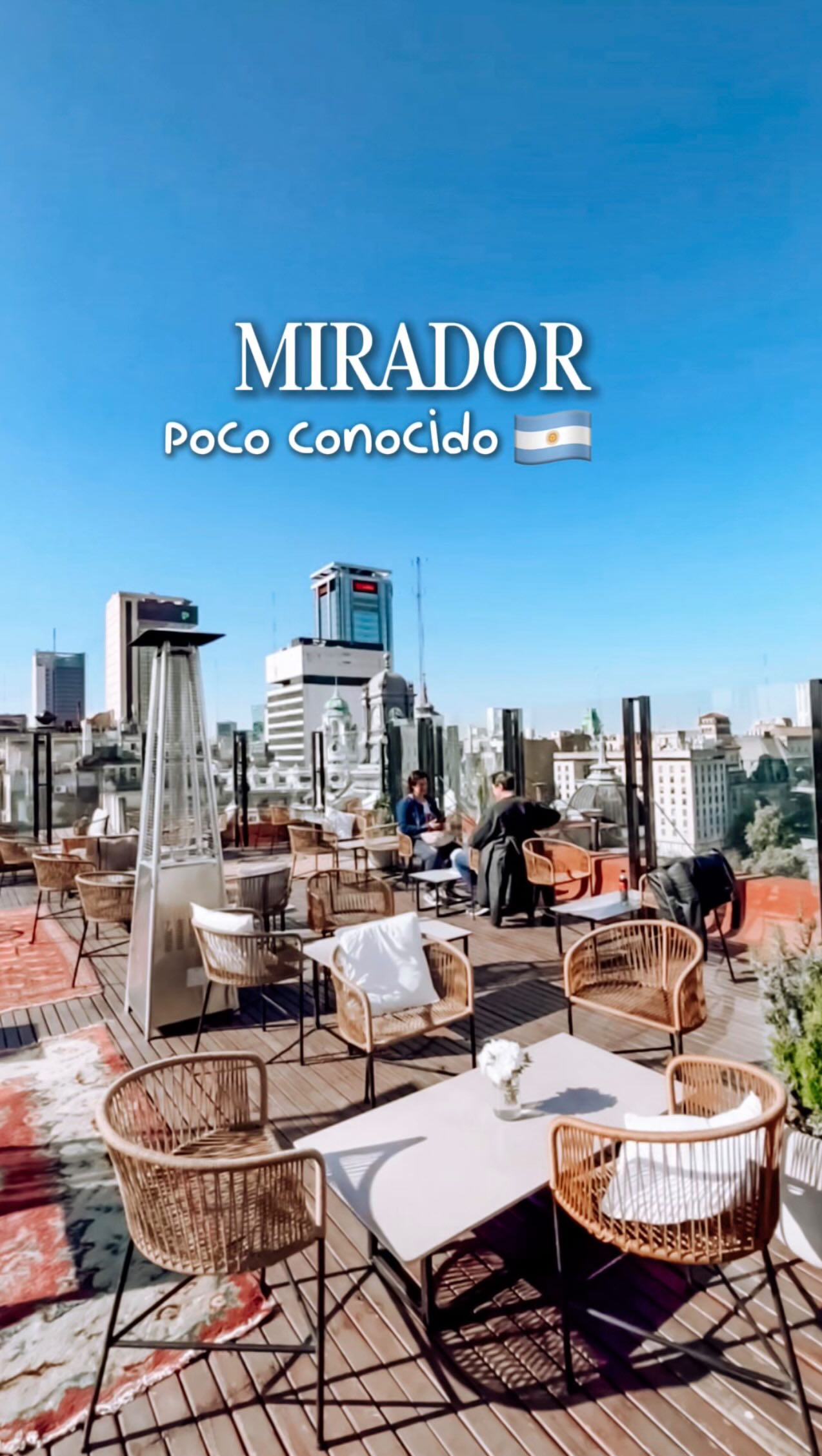 Sil Baratto | Travel Content Creator, Casa Rosada