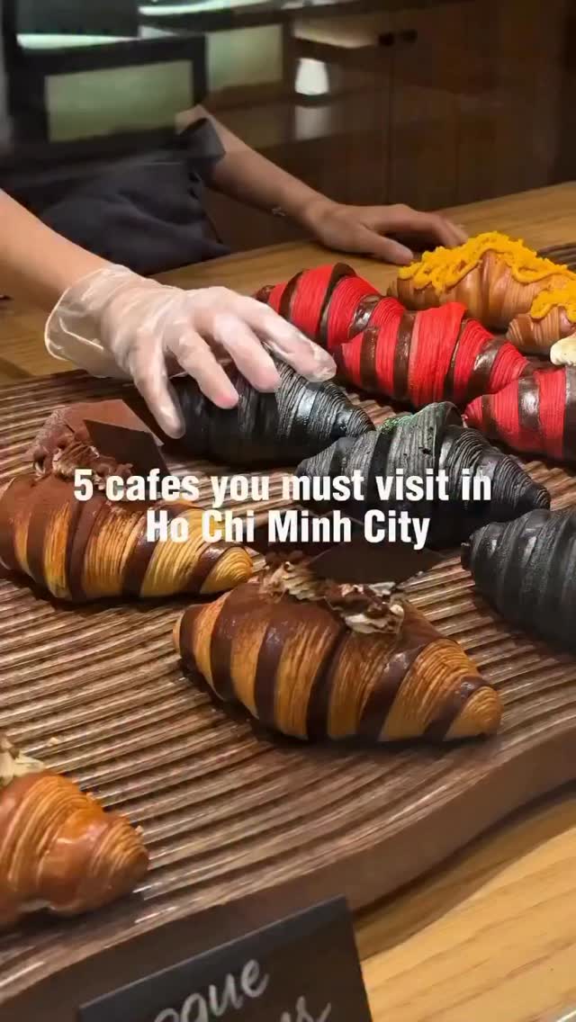 Vietnam 🇻🇳 Travel | Hotels | Food | Tips, ngâm CAFE