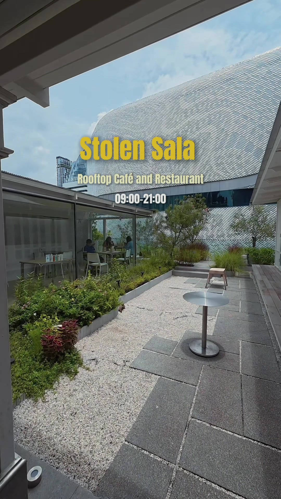 Dinh Áo Bông 🇻🇳🇹🇭, Stolen Sala | Rooftop Café and Restaurant