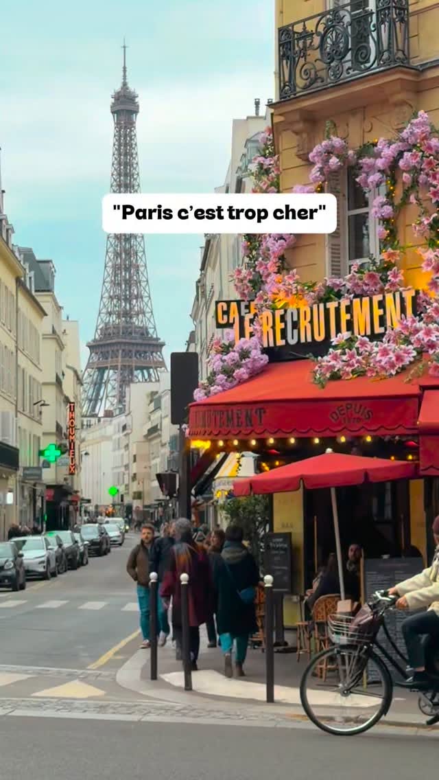 Facebook, Colonnes de Buren/Les Deux Plateaux
